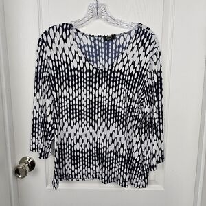Shannon Ford Petite PXL Navy White Geometric Print V Neck Top
